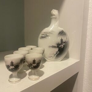 Fukagama Porcelain Sake Set Decanter Japan Japanese
Hand Painted Set of 8